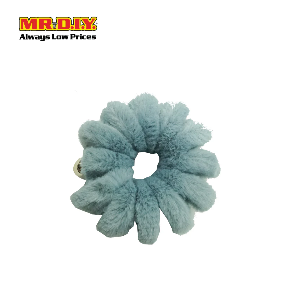 (MR.DIY) Soft Plush Scrunchie (1pc) - Image 4